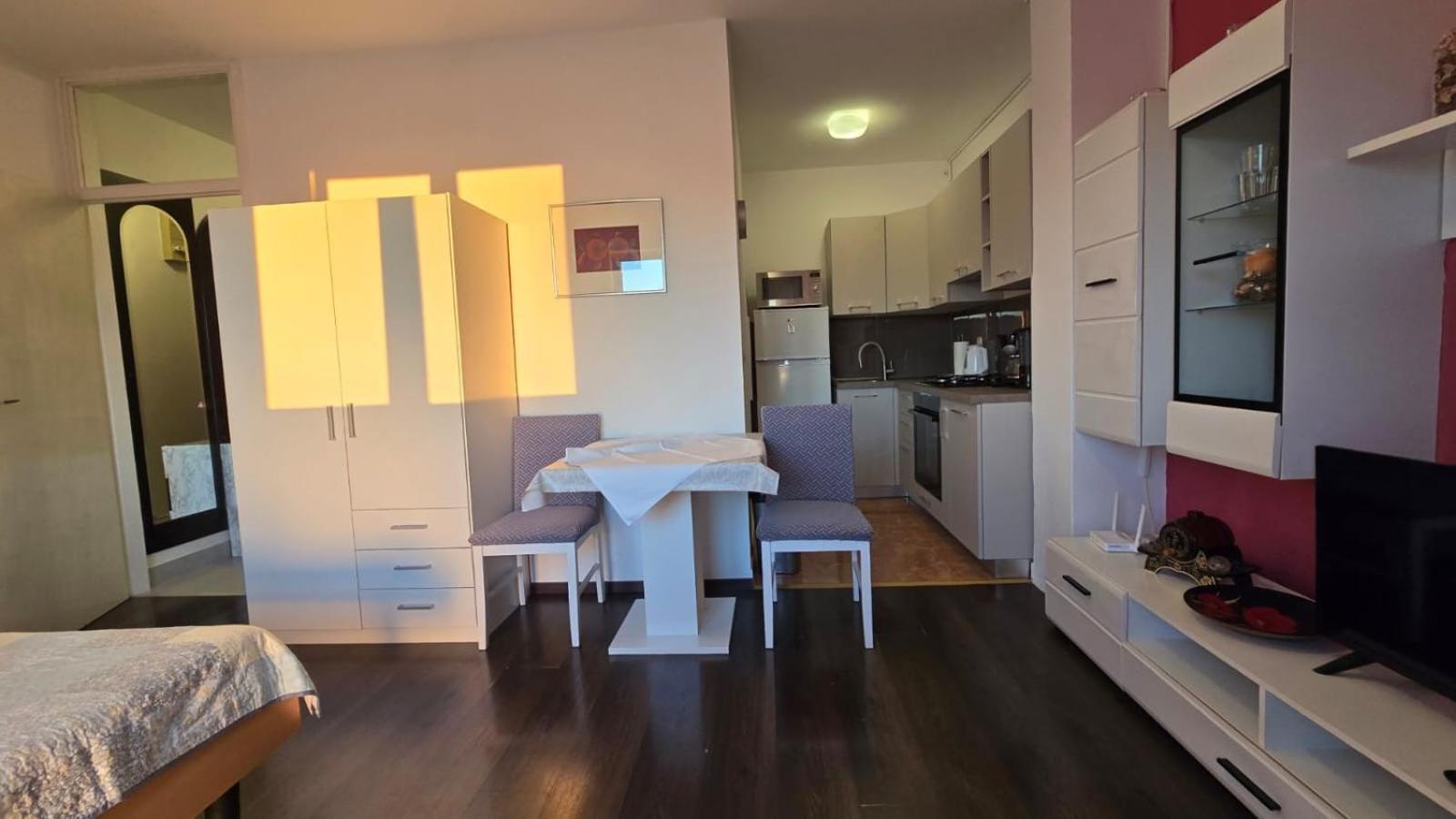 Studio Apartment Ljubica For 2 Persons 150M From The Beach Poreč Dış mekan fotoğraf